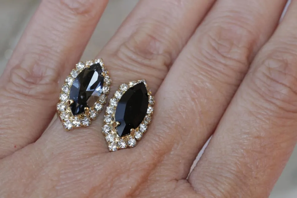 BLACK DOUBLE STONE