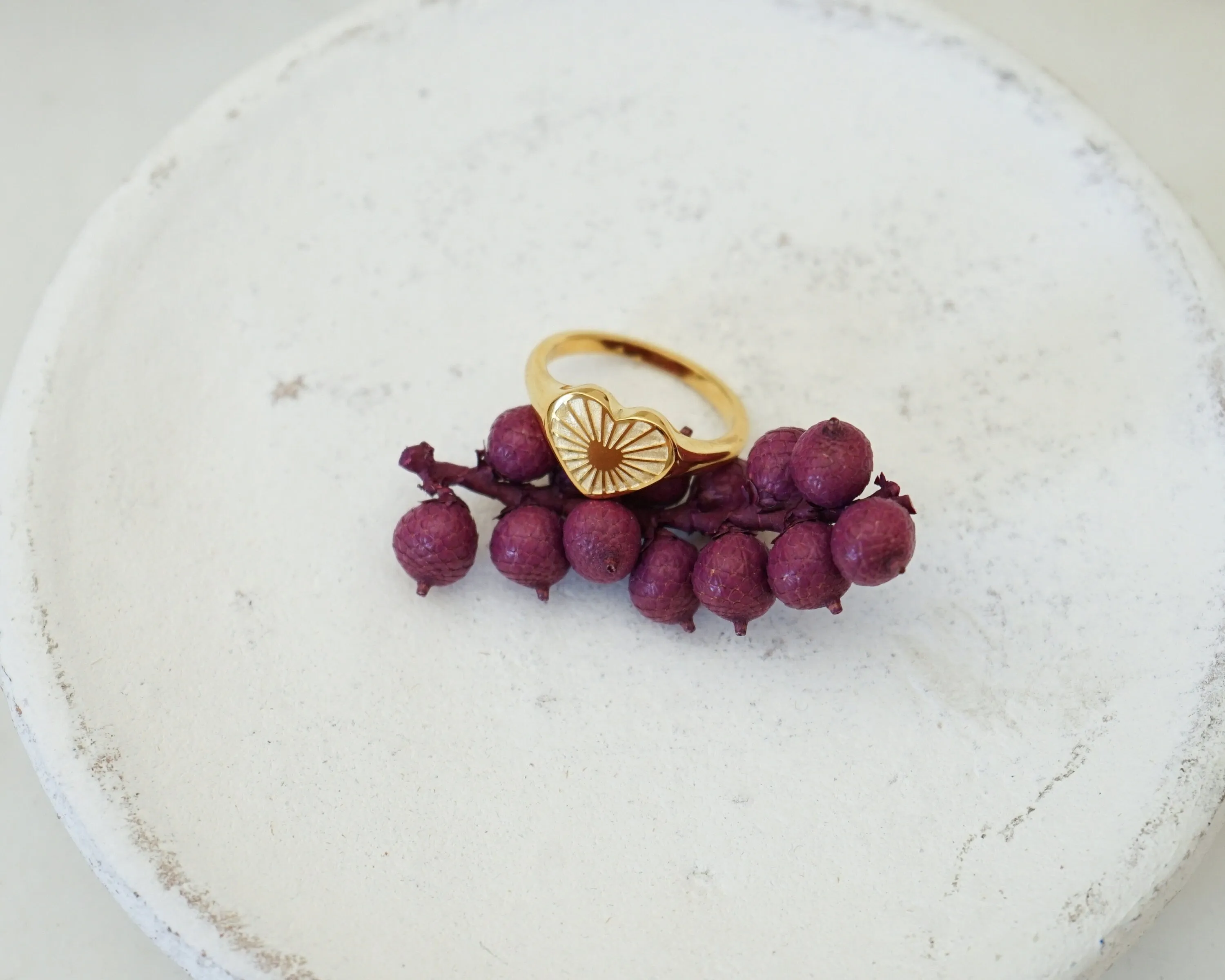 Gold Flower Heart Sun Rays Signet Ring