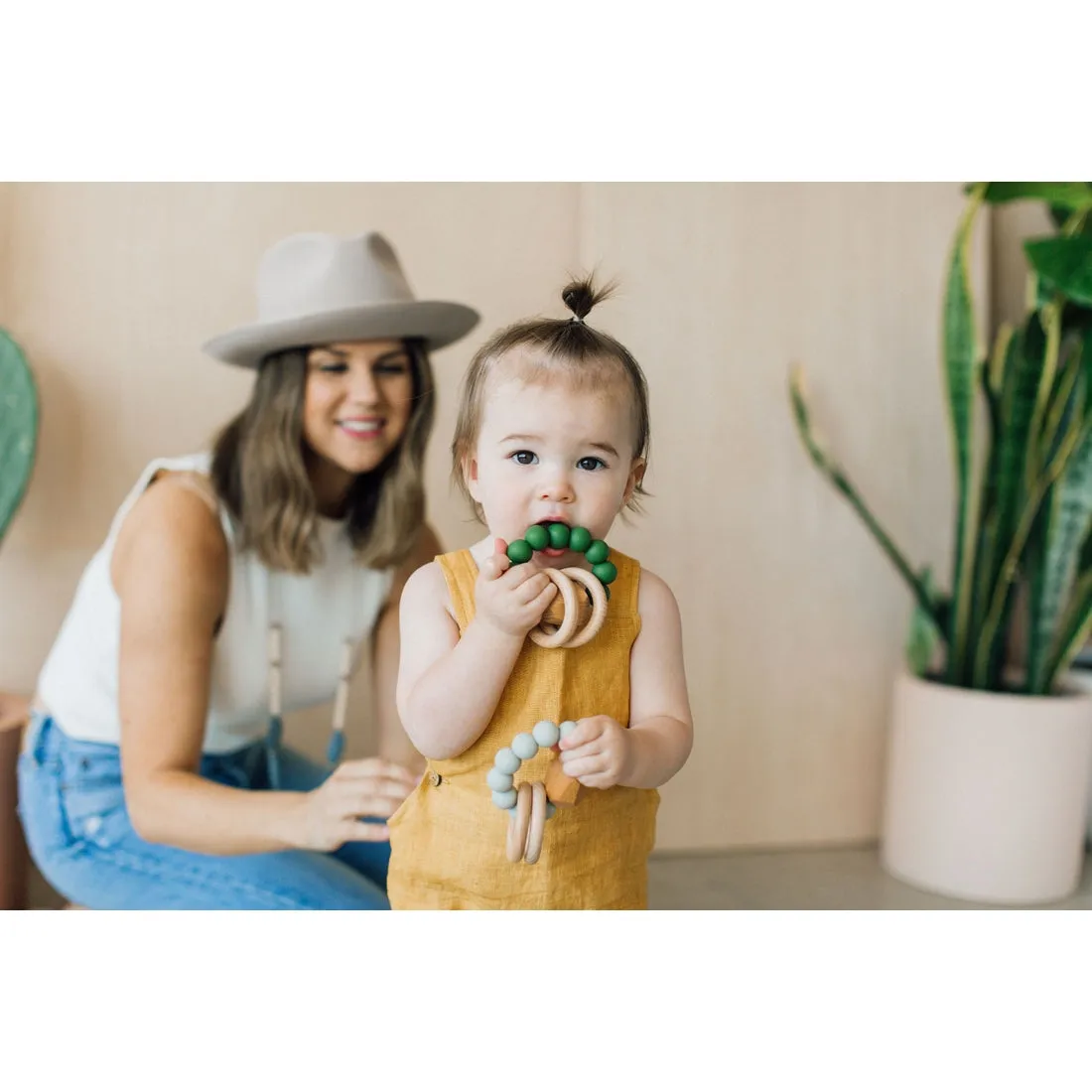 hayes silicone   wood teether ring - grey