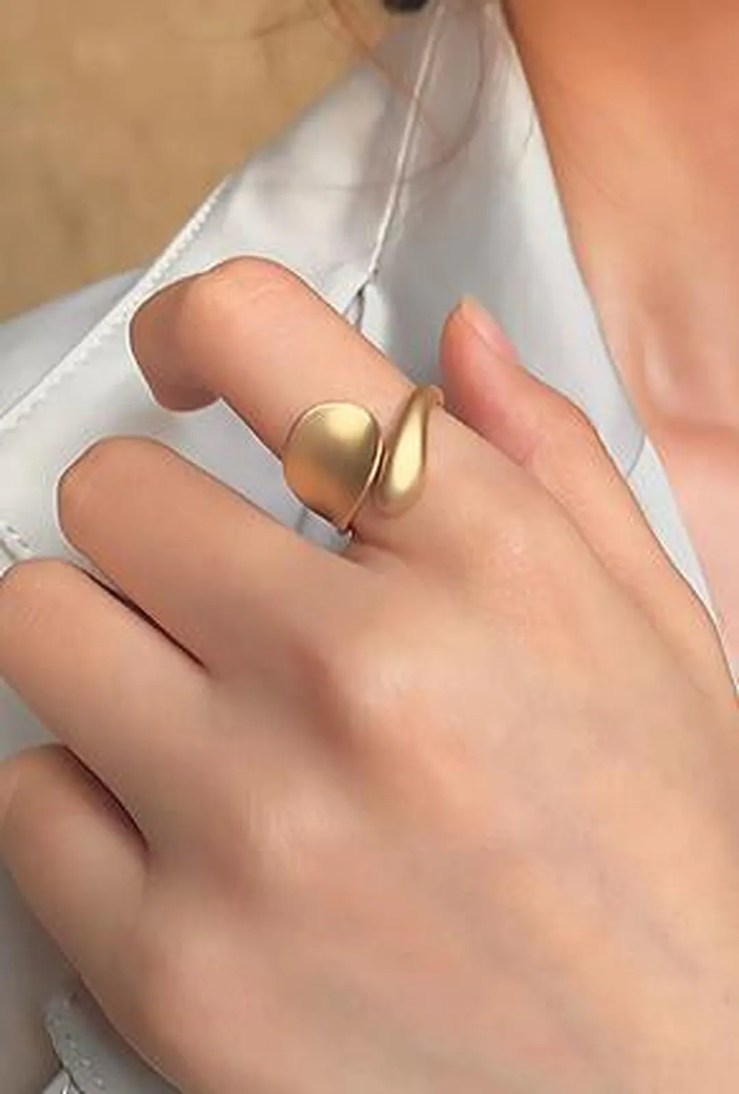 LADA - SCULPTURED RING