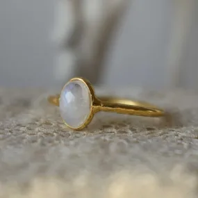 Moonstone | 'Laia'  Oval ring | 24k Gold-plated