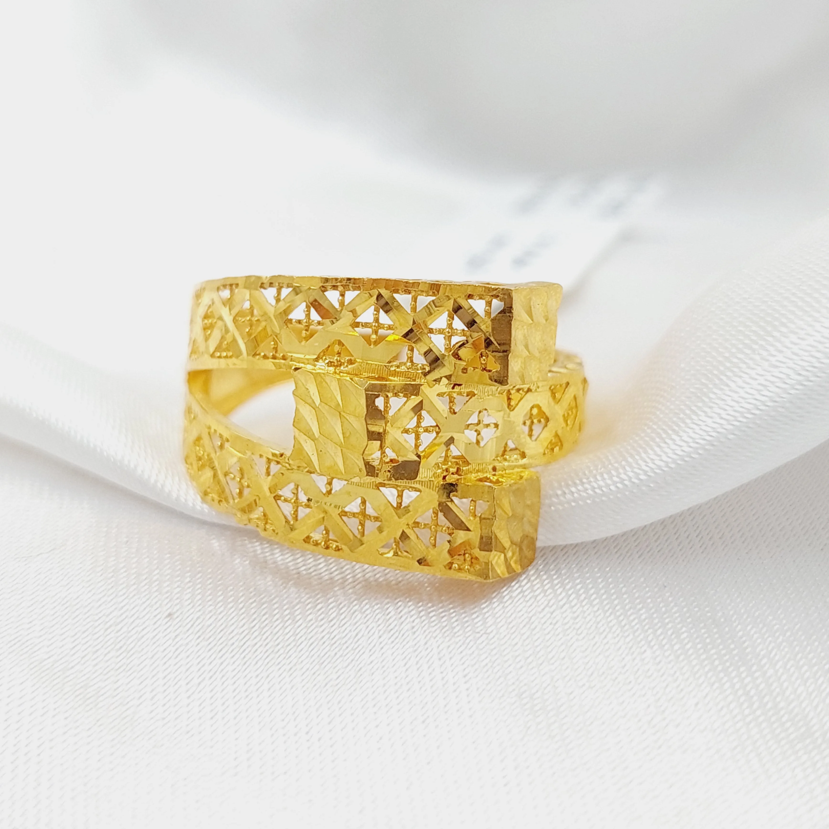 Pyramid Ring