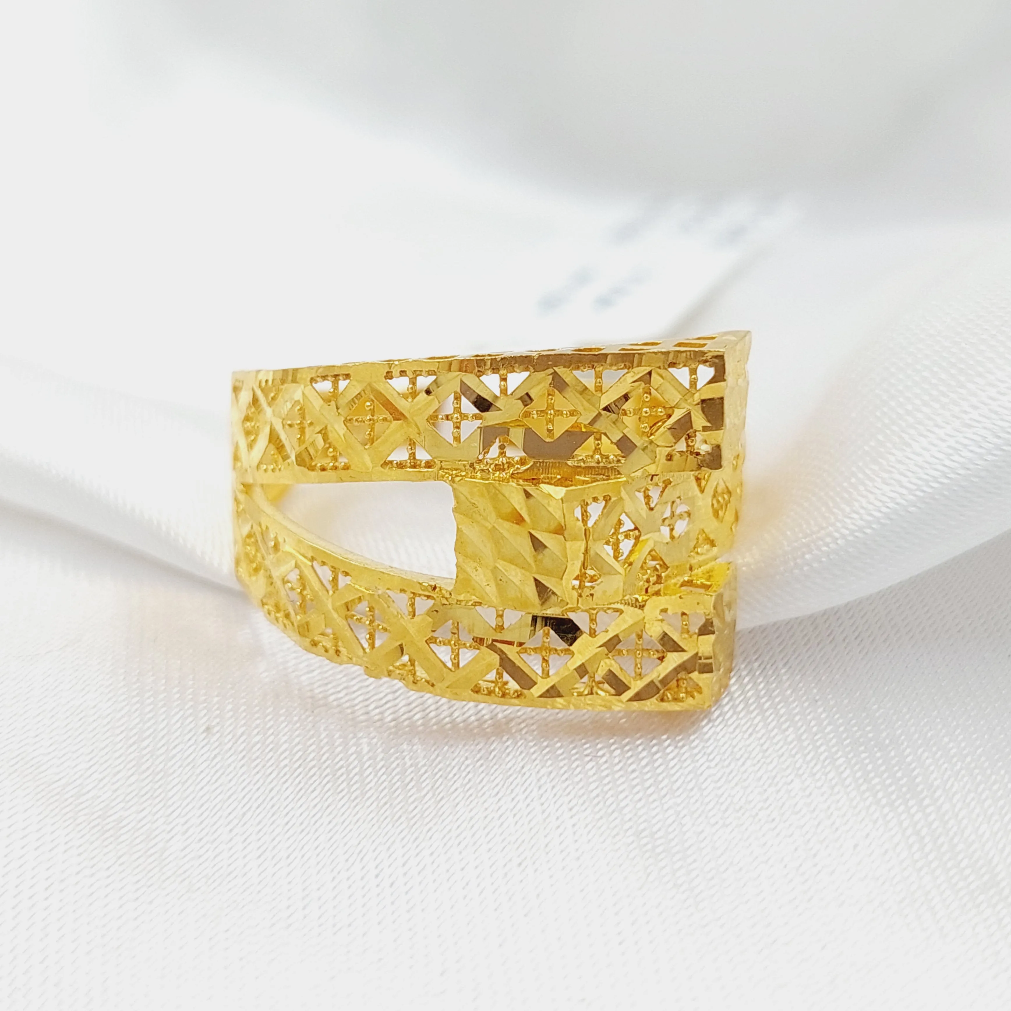 Pyramid Ring