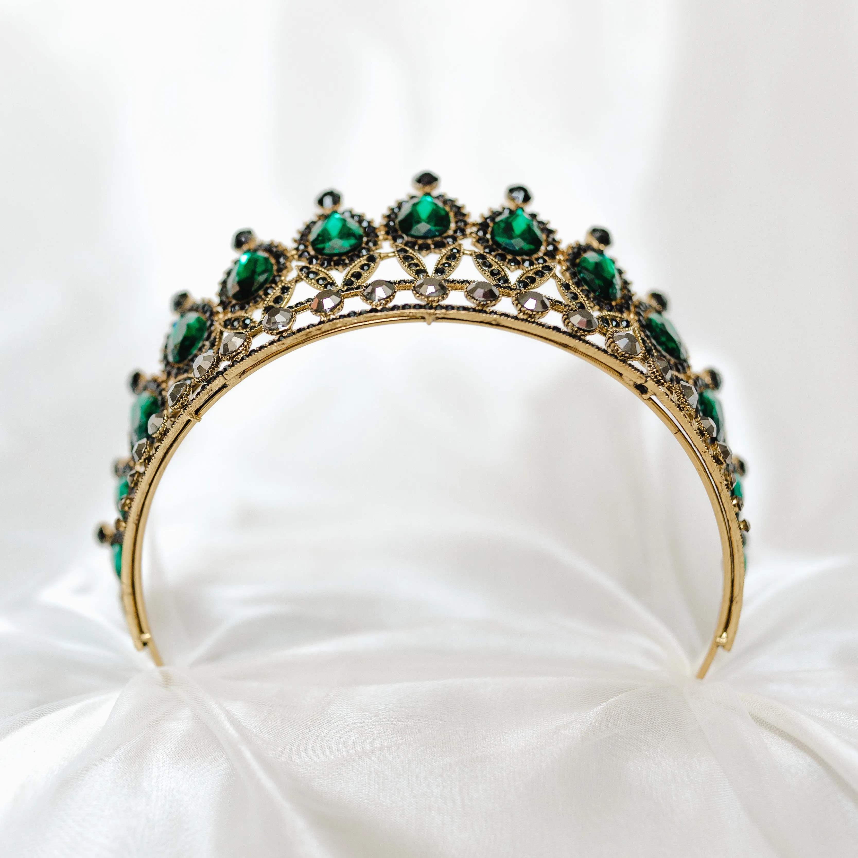 Saya’s Tiara in Green & Antique Gold