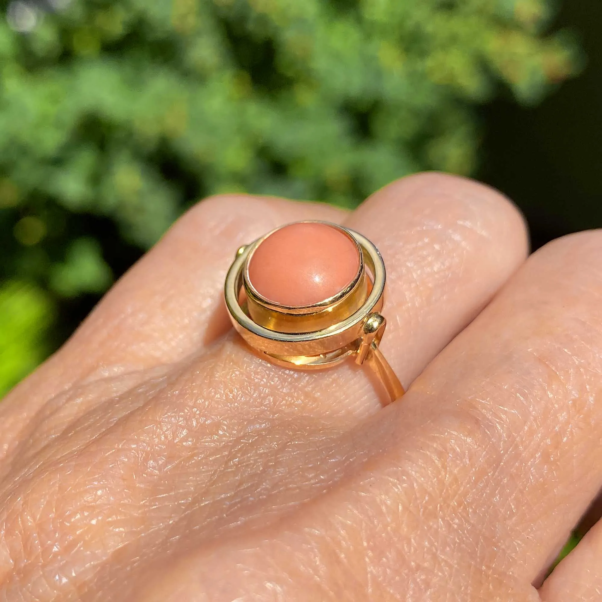 Vintage Russian 14K Gold Cabochon Coral Ring
