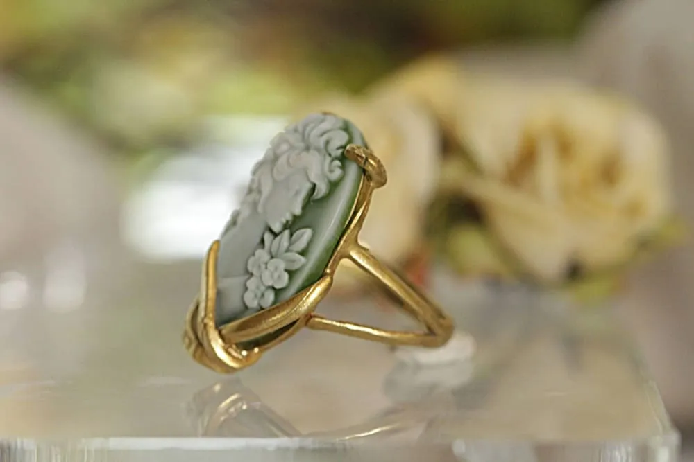 Vintage Style Cameo Ring