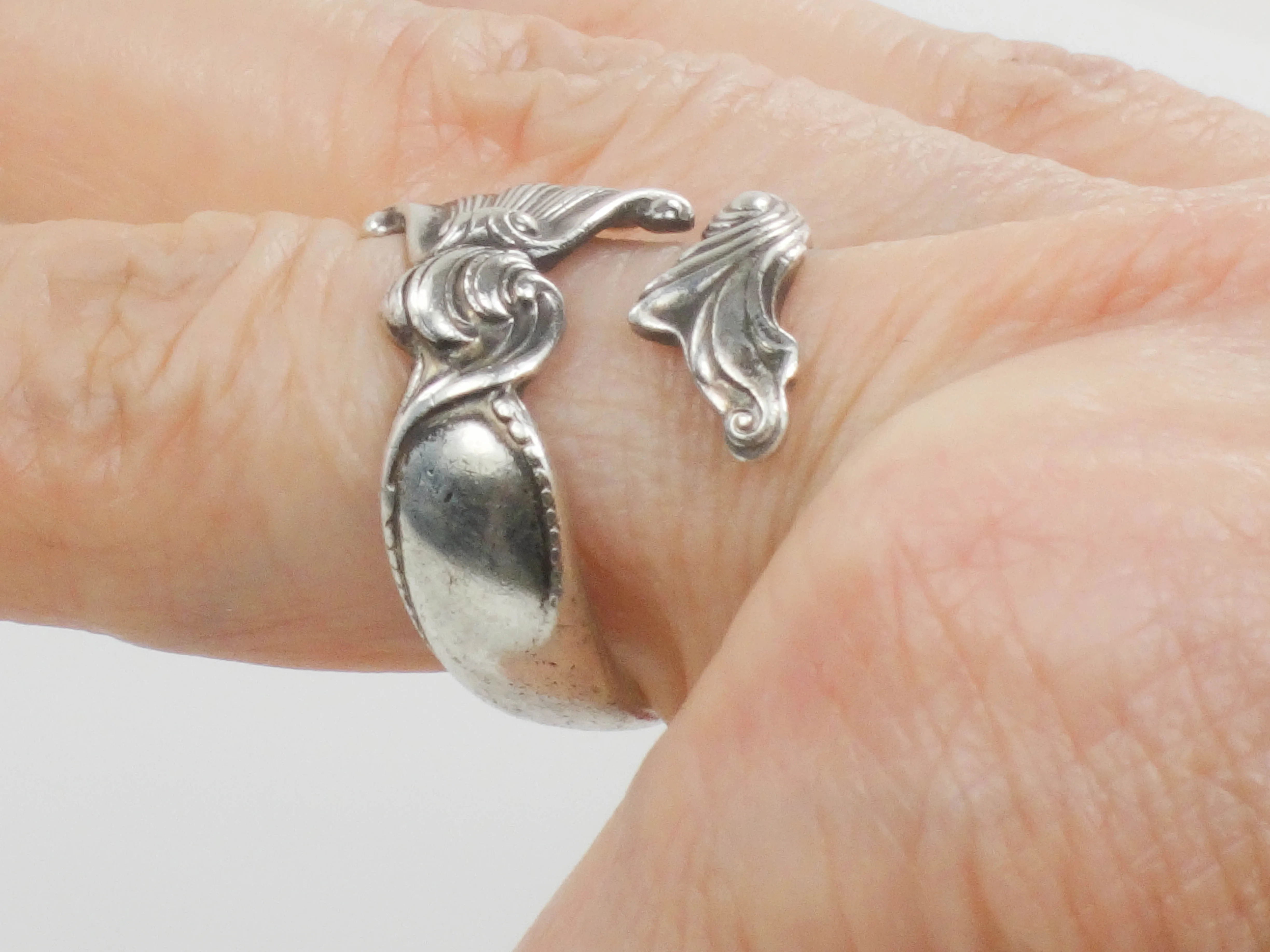 Vintage Wallace Romance of The Sea Sterling Silver Spoon Ring with Shell and Ocean Waves
